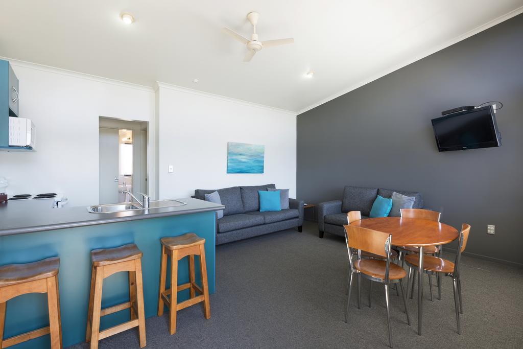 Beach House Motel Papamoa Kültér fotó