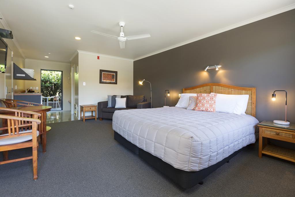 Beach House Motel Papamoa Kültér fotó